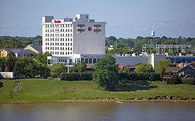 Sheraton Louisville Riverside Hotel